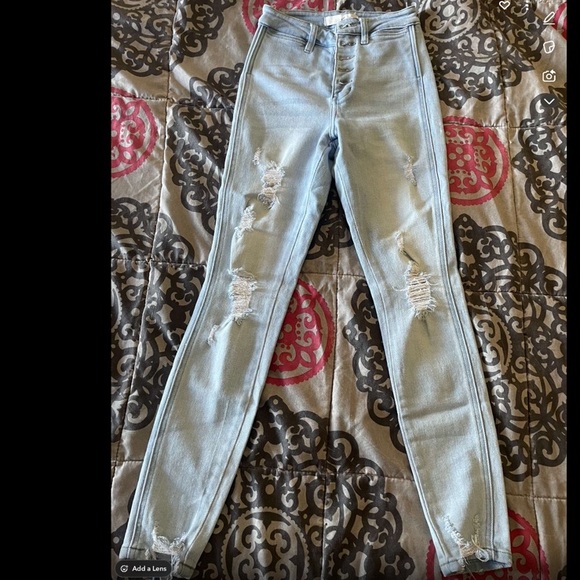 Distressed Light Blue Denim Jeans - Picture 1 of 2